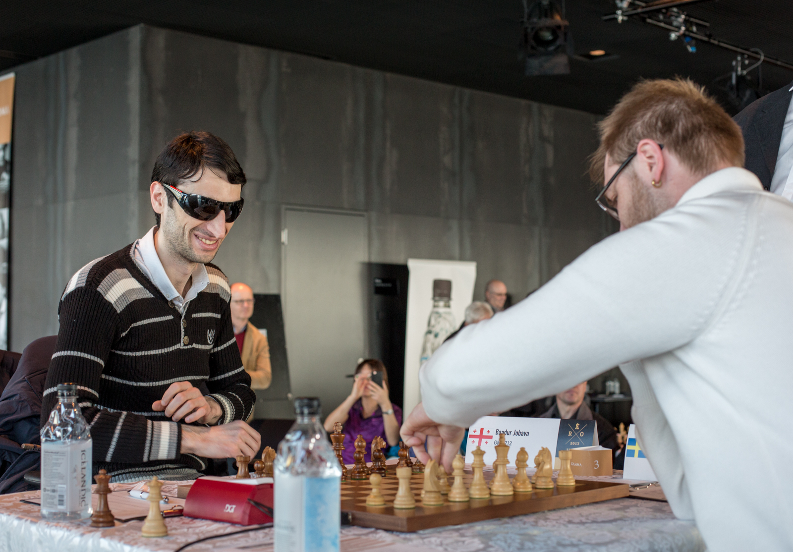 Anish Giri upsets Magnus Carlsen in round 5